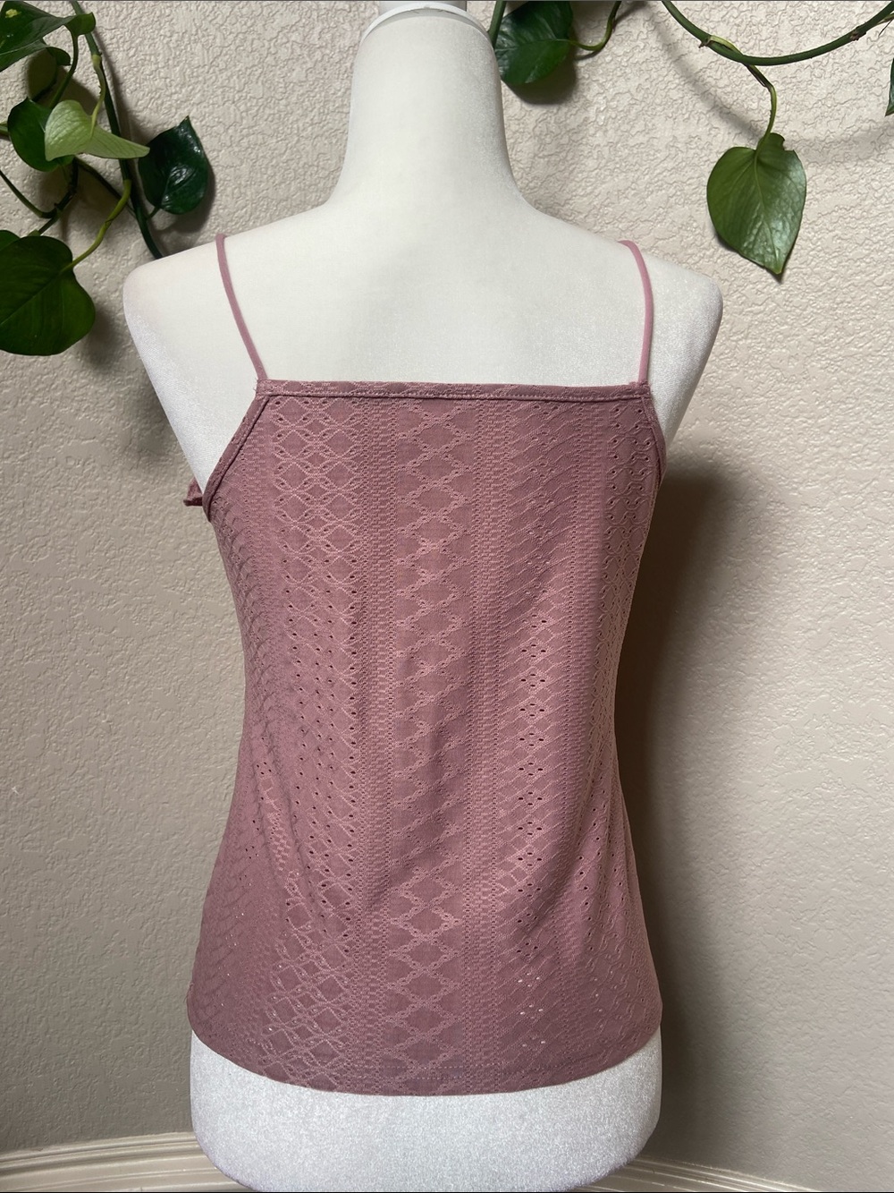 Ruffle-Trim Tank top in soft eyelet fabric in Sage Green (M) or Pink (L). - Picture 6 of 14